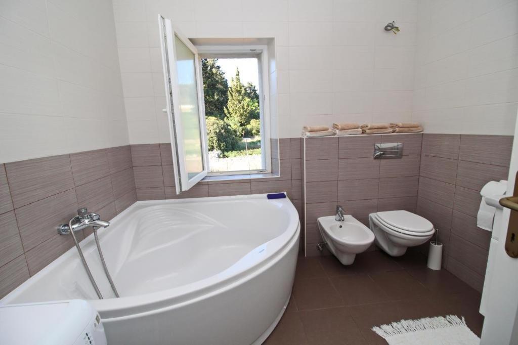 Apartment Lucija Vela Luka Luaran gambar