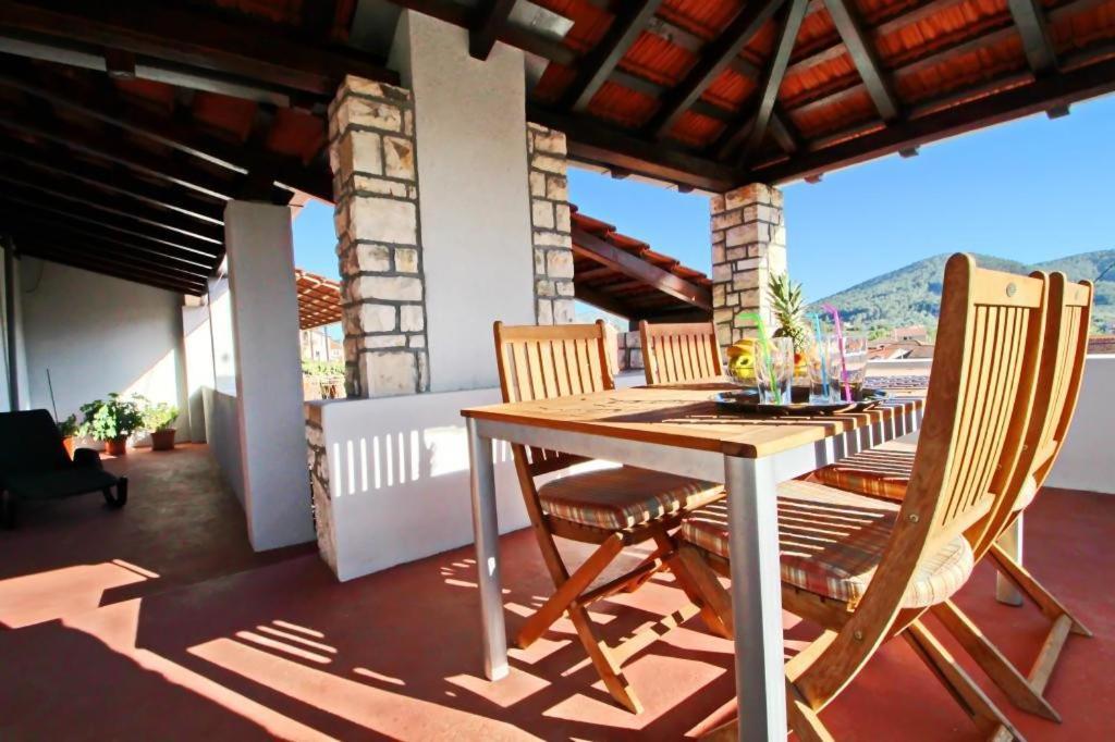 Apartment Lucija Vela Luka Luaran gambar