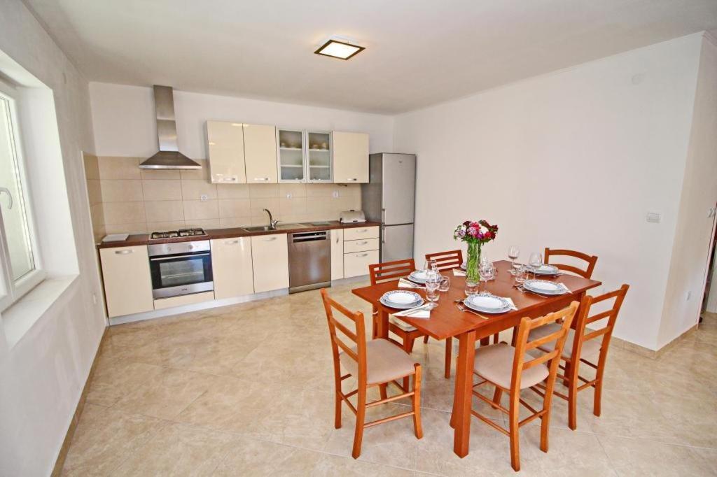 Apartment Lucija Vela Luka Luaran gambar